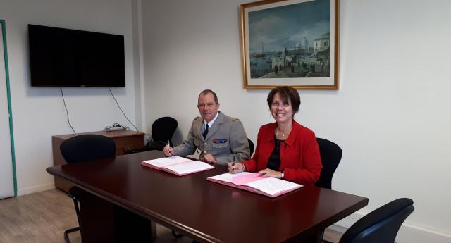 Signature de renouvellement d&#039;une convention avec l&#039;Agence de reconversion de la Défense