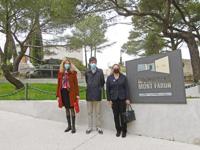 ​  La consul américaine au Mont-Faron