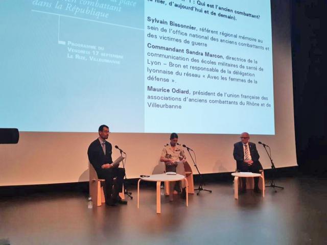 1ère table ronde avec M. BISSONNIER, Commandant MARCON et M. ODIARD