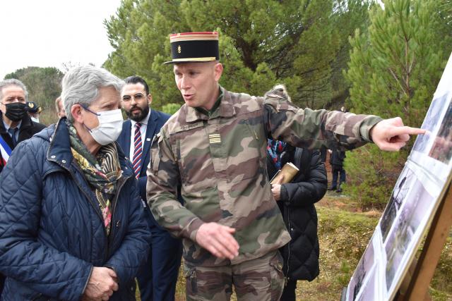 Présentation de l’historique du camp de Saint-Maurice-l’Ardoise par le Colonel François PERRIER commandant le 1er Régiment étranger de génie (REG).