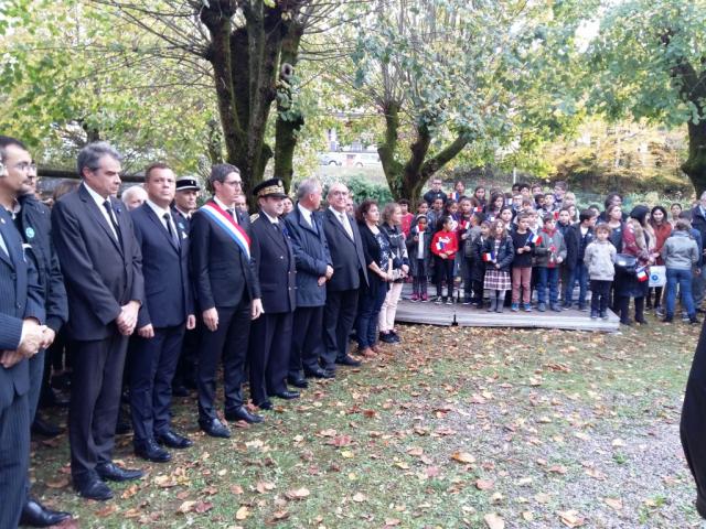 cérémonie à la stèle des instituteurs de la Corrèze