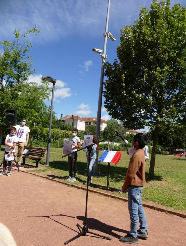 présentation du travail de l'année par l'école Lamartine