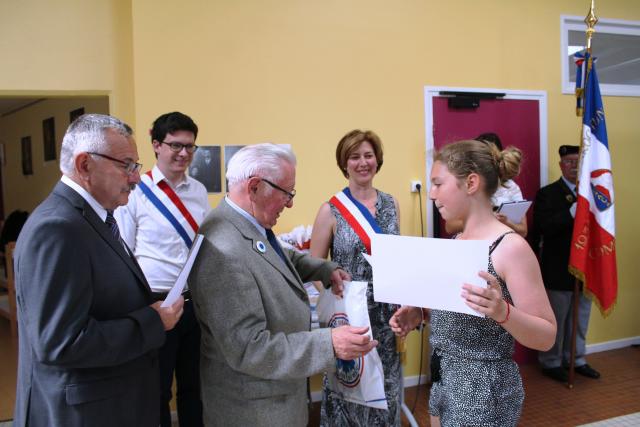 les autorités remettent les diplômes aux lauréats