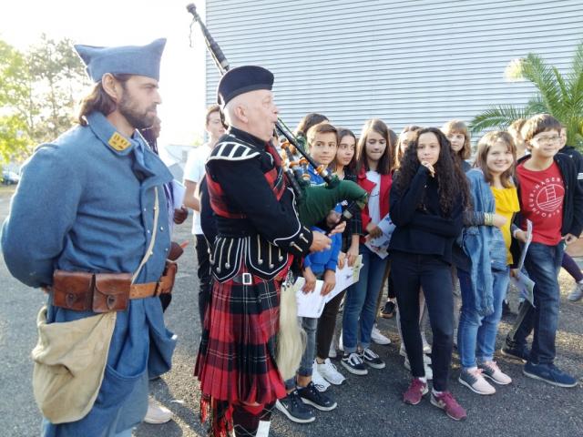 Poilu et cornemuse écossaise au Forum Genco