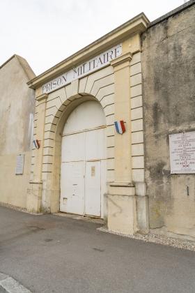 L'entrée de la prison