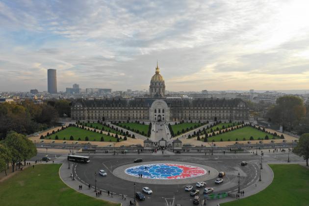 Clean tag sur le rond-point du Bleuet de France