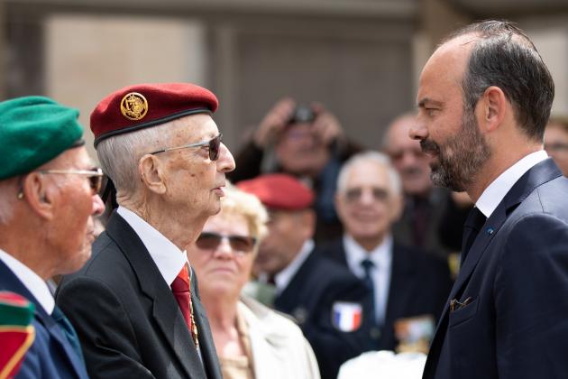 Le Premier ministre et des anciens combattants