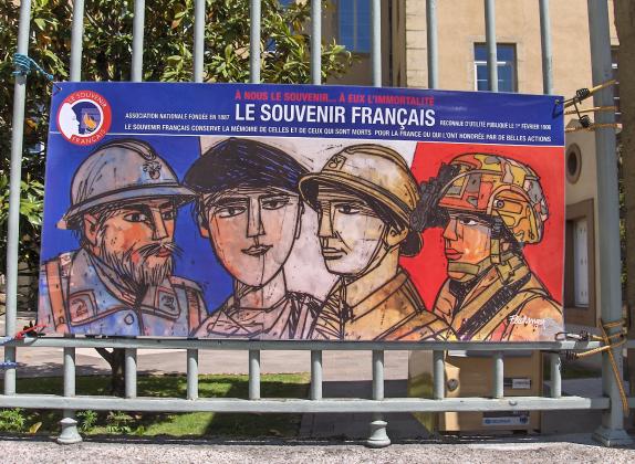 sur les grilles de la mairie de Foix