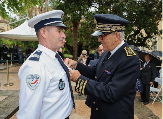 Remise de croix par le préfet de Corse 