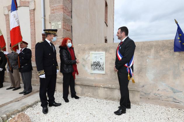 Dévoilement de la plaque