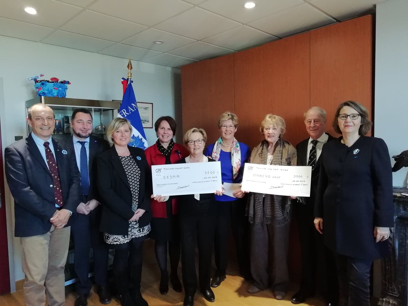 remise des chèques au SESMA et au Bleuet de France