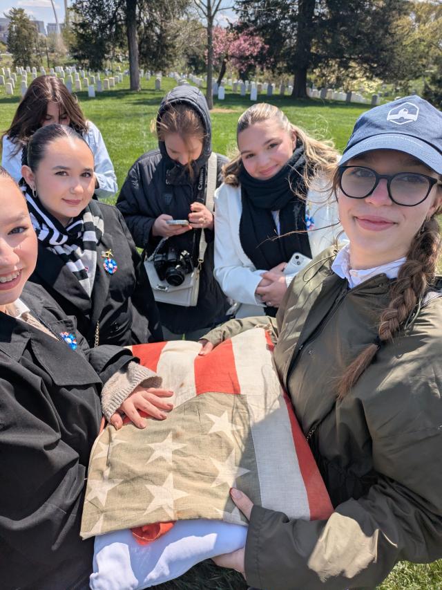 Photo élève avec drapeau