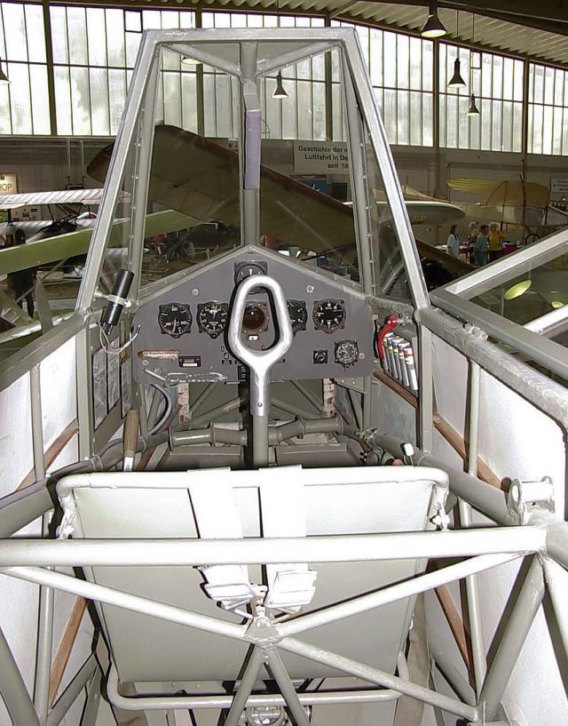cockpit d'un DFS 230