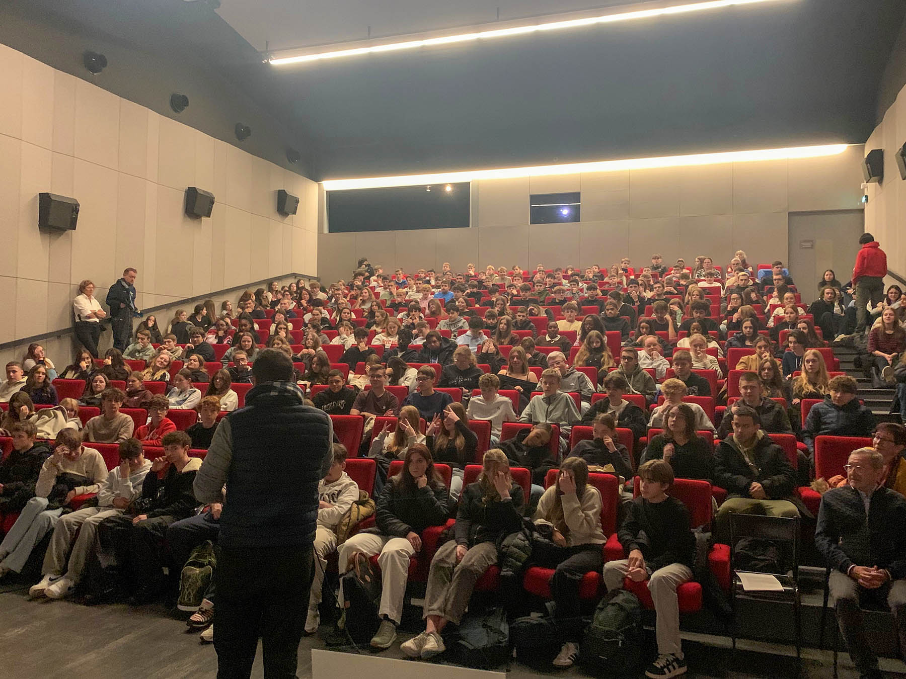 Les &eacute;l&egrave;ves dans la salle