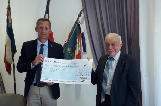 Remise du ch&egrave;que du Comit&eacute; d'Entente et de l'UNC de Vend&eacute;e le 20 mai 2020